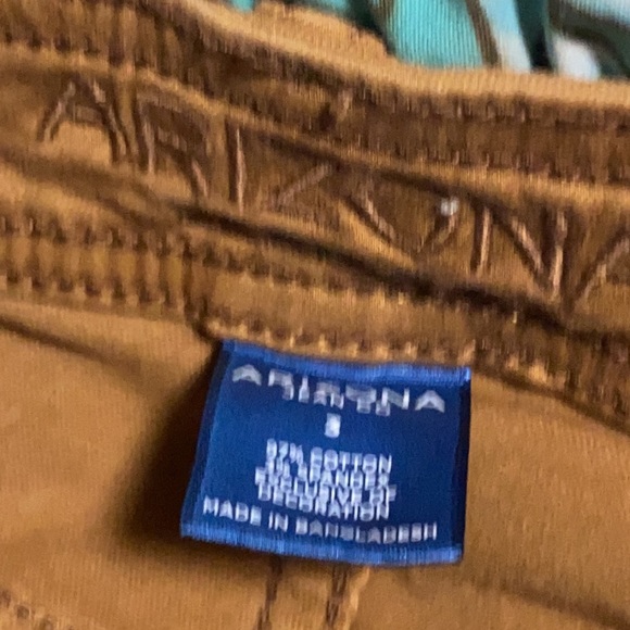 Shorts - Picture 3 of 3